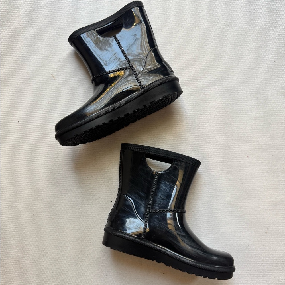 UGG Rain Boots Black 10 Minimalist Neutral Waterproof Scandi Coastal Cottagecore